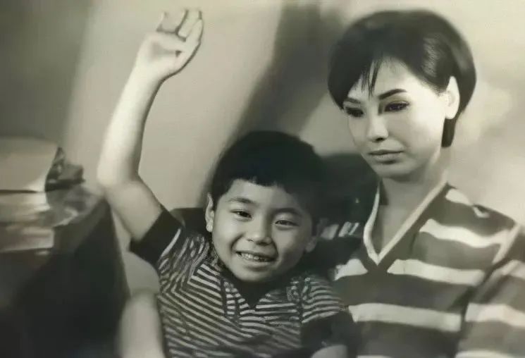 消失的王杰：一代巨星，被谁所害？_百科TA说