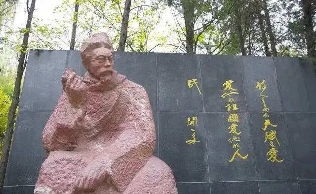 阅读的力量 | 诗人的天赋是爱他的祖国和人民——《闻一多全集》出版_百科TA说