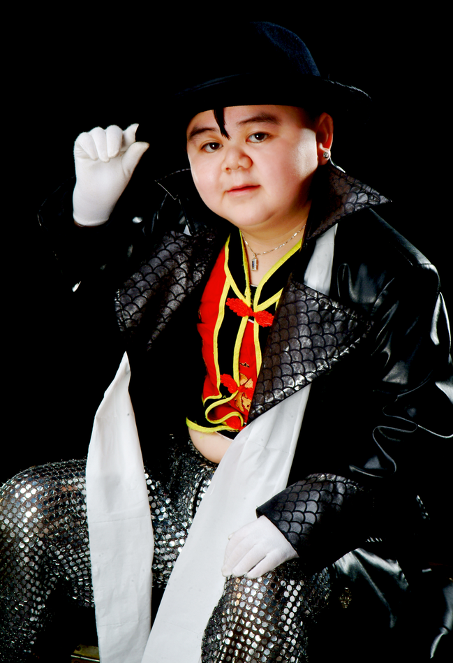 vbeyt">亚洲神童小布丁,男,原名:张荣,出生于四川省巴中市,喜剧演员