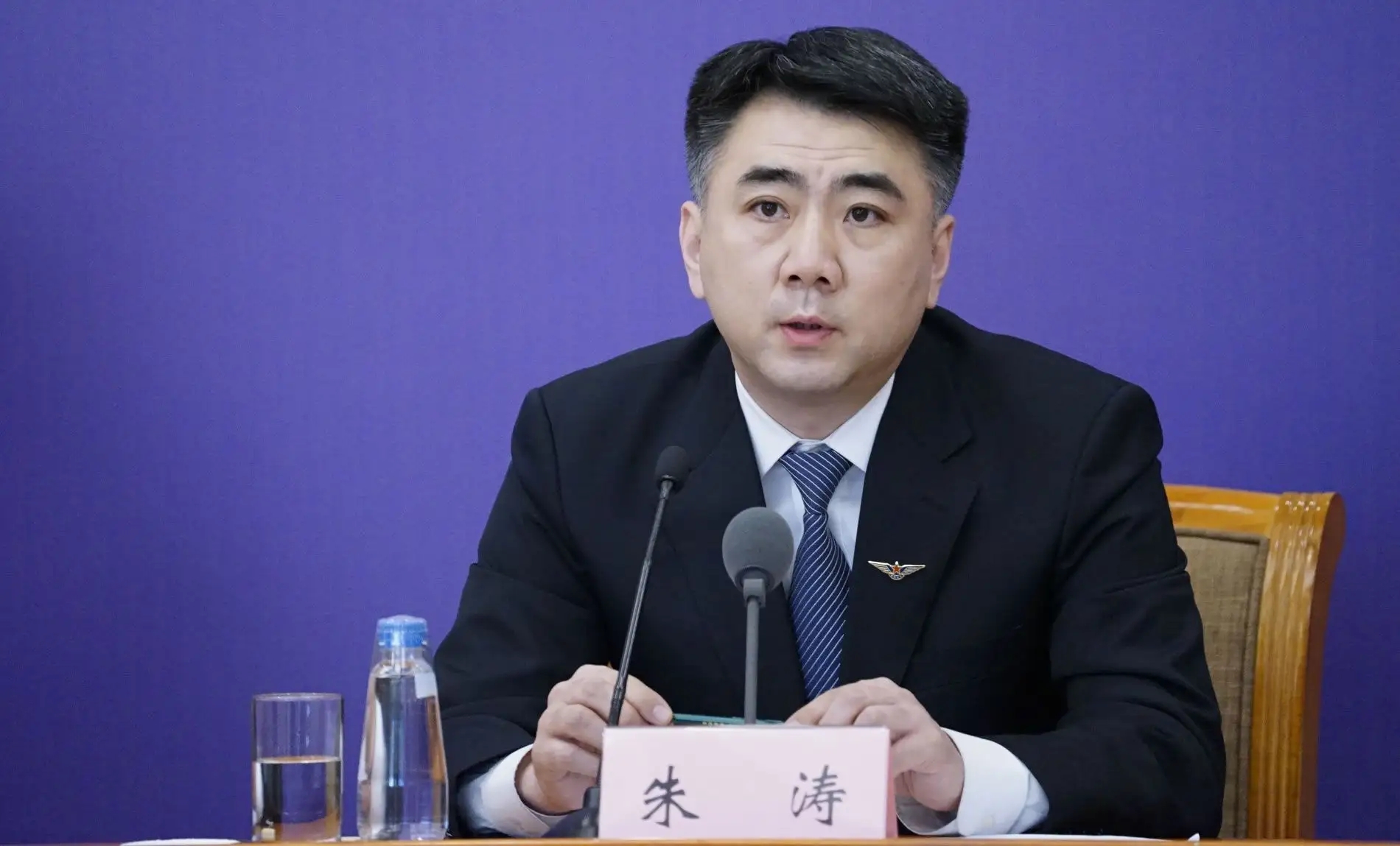  p>朱涛,现任中国民航局航空安全办公室主任. /p>