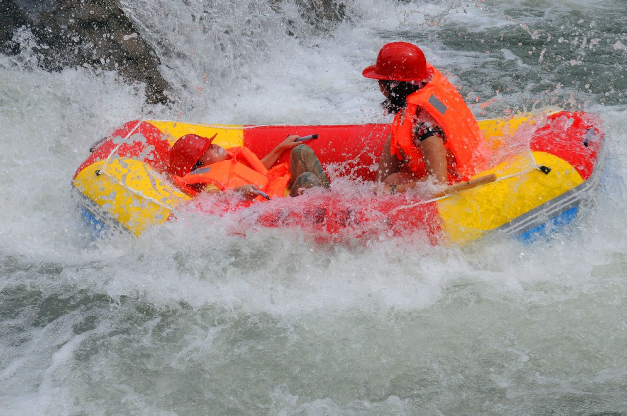  p>磐安双峰漂流,立足双峰乡现有丰富的树林,山水资源,顺生态发展,以"