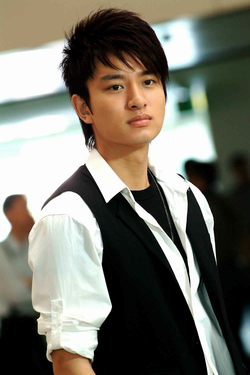 1984年4月12日出生于黑龙江省哈尔滨市松北区,中国内地影视男演员