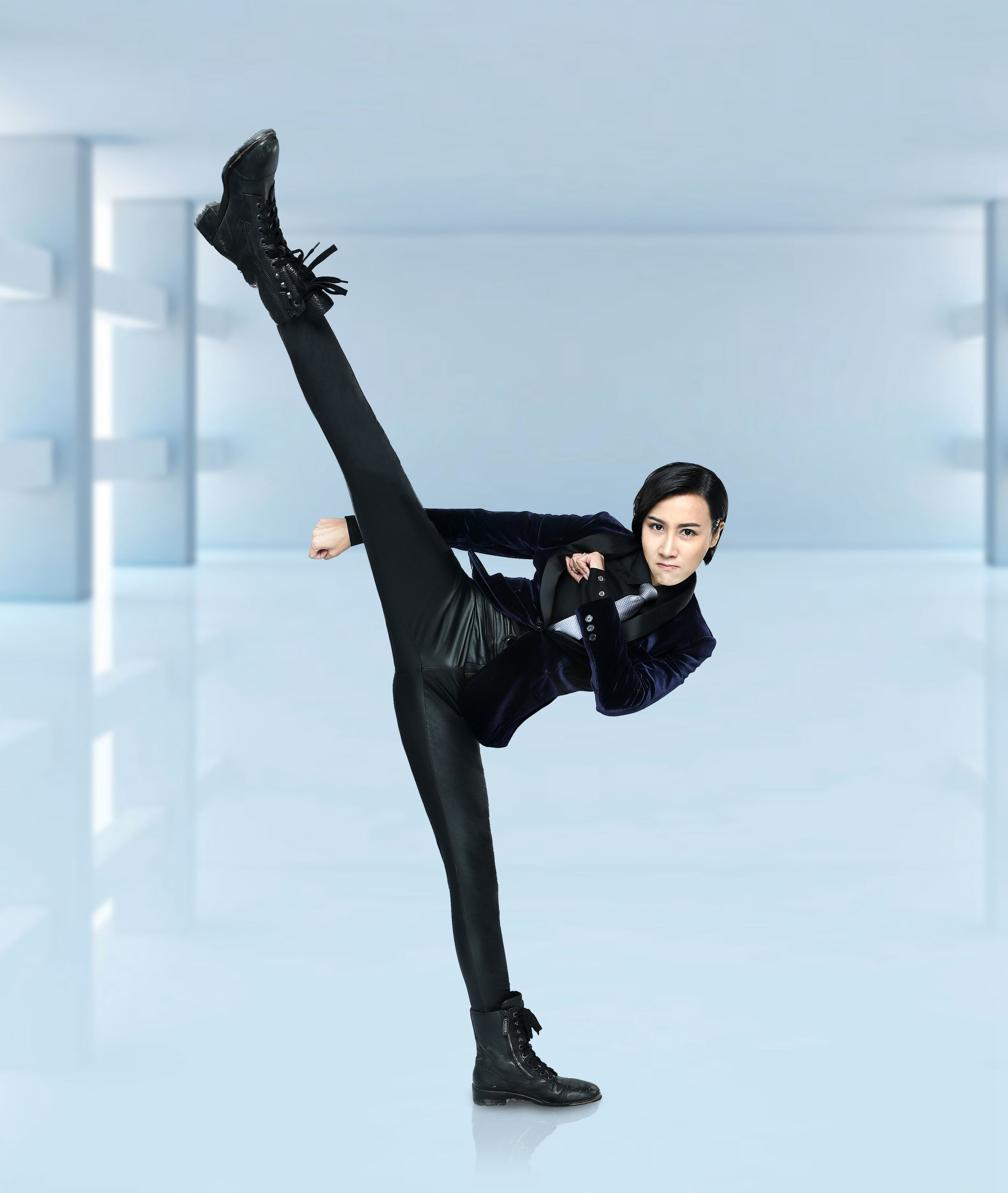  p>飞儿 i>(原名王菲 /i>),出生于河北省,毕业于河北武术队,中国内地