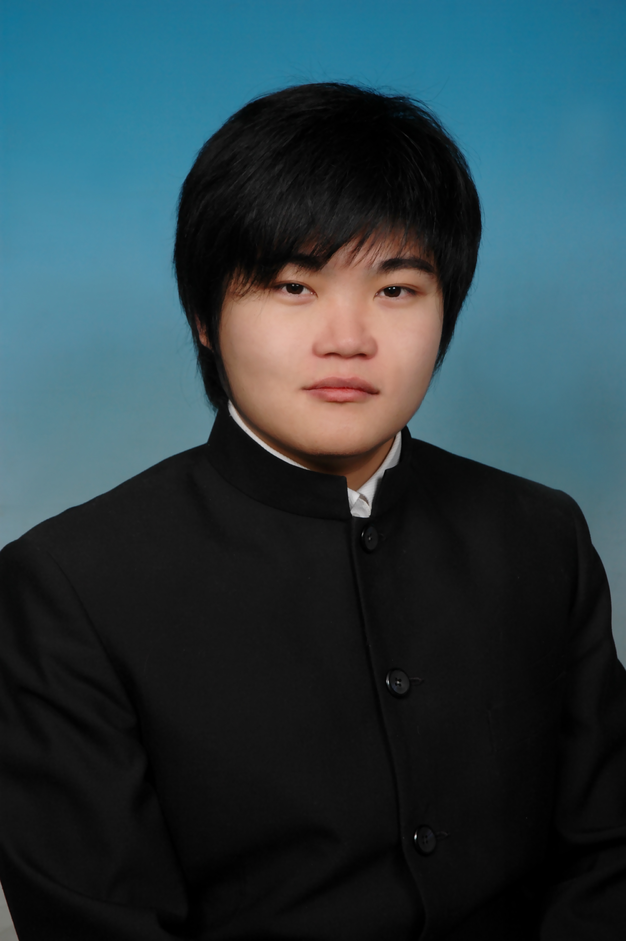 李彤