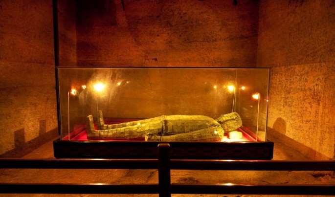 僖山金缕玉衣墓