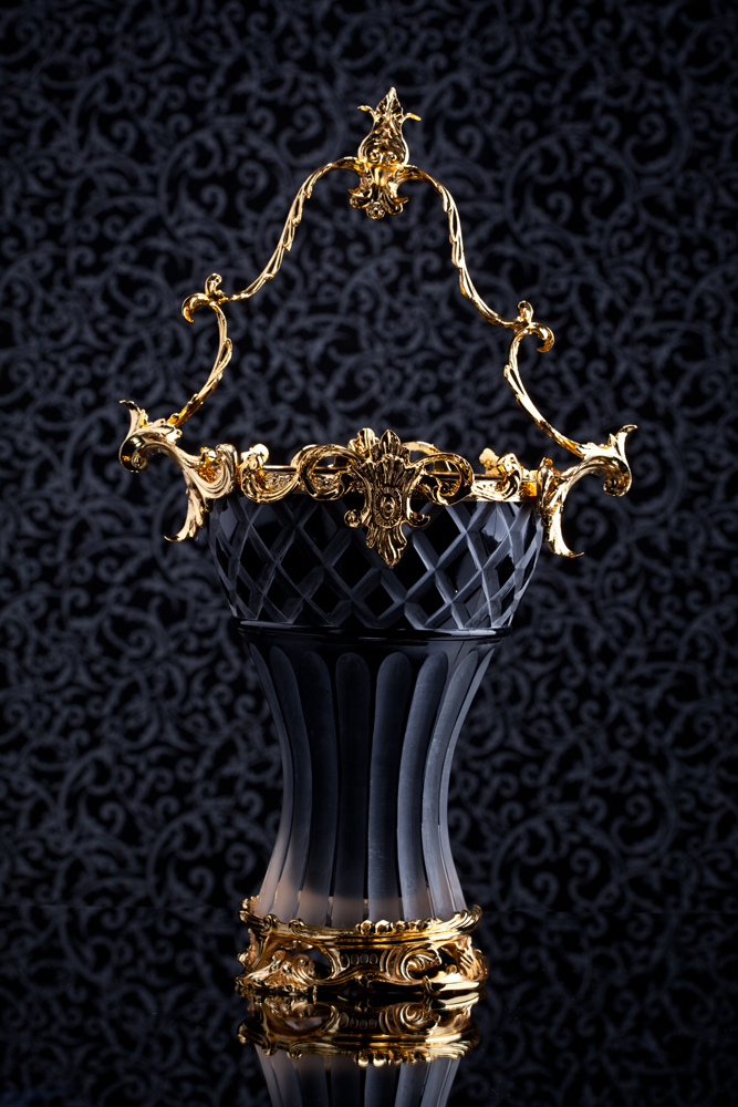 target="_blank" href="/item/奢侈品/1297" data-lemmaid="1297">