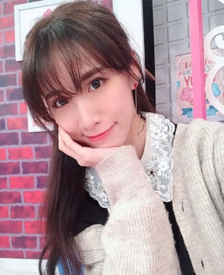  p>黄乔歆( i>原名黄钰筑 /i>),1986年4月11日出生于台湾省桃园市