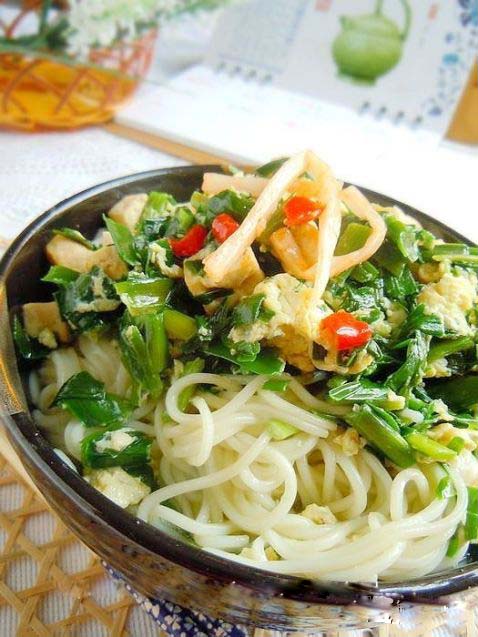  p>韭菜鸡蛋打卤面,打卤面的一种.