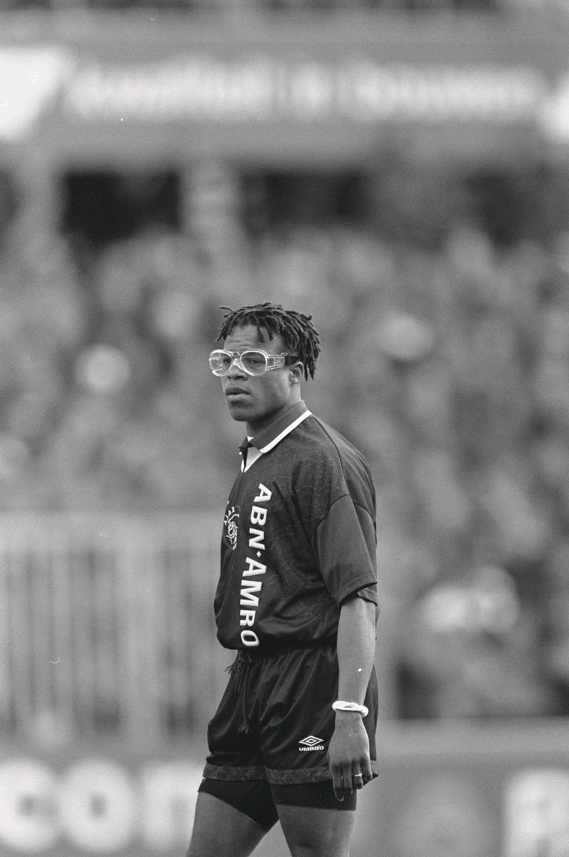  p>埃德加·戴维斯(edgar davids),全名埃德加·斯蒂文·戴维斯(edgar