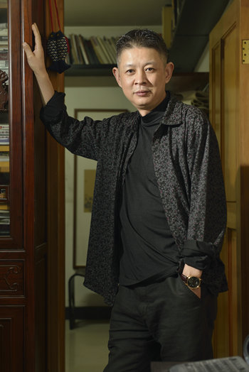  p data-id="gnaqsniv07">王非,1964年生于安徽