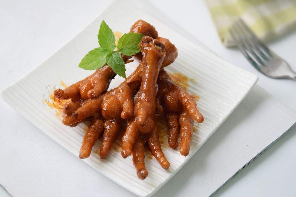  p>家常酱凤爪, b>主料 /b> a target="_blank" href="/item/鸡爪