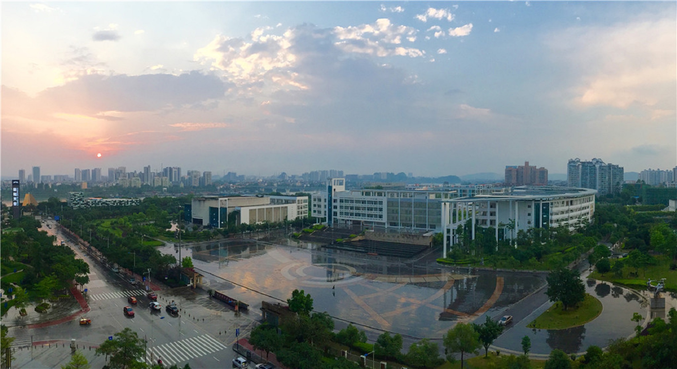  p>广西柳州高级中学(liuzhou high school,guangxi),简称"柳高",位于