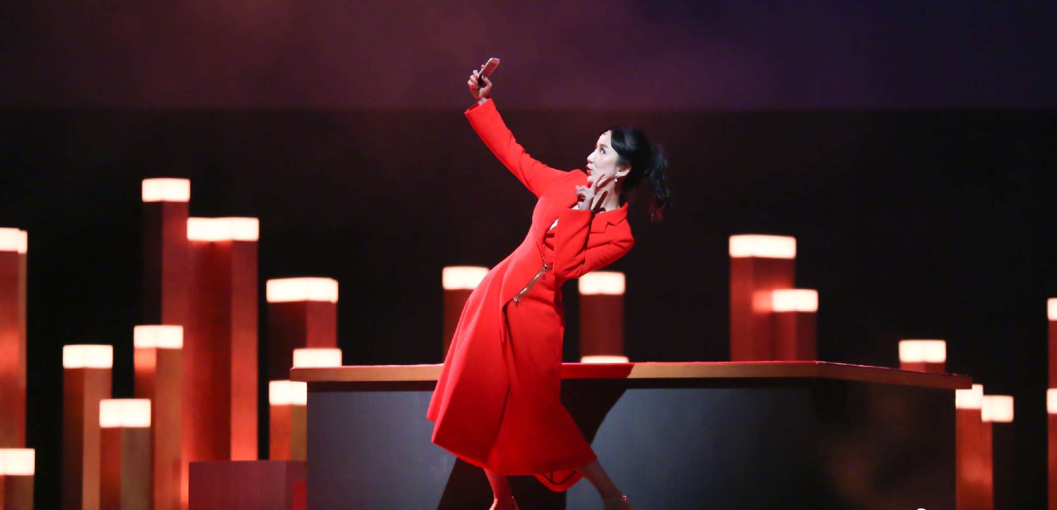  p>娄艺潇(loura),1988年12月27日出生于辽宁省 a target="_blank"