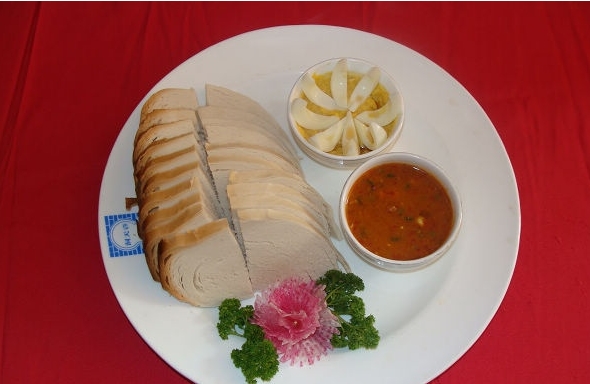  p data-id="go0fk0585h">枕头馍又称阜阳大馍或大卷子馍,其形状像