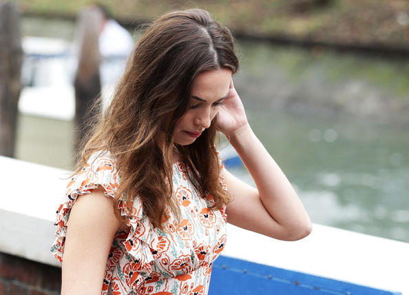  p>丽贝卡·豪尔(rebecca hall),1982年5月19日出生于英国伦敦,英国