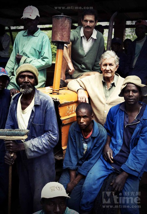  p>《穆加贝和非洲的白人》是一部纪录片,本片讲述了白人农场主卡姆