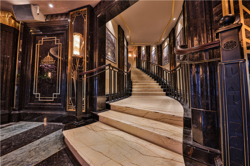 全称"百乐门大饭店舞厅",占地面积2550平方米