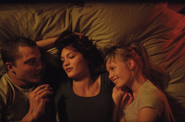  /p> p>该片讲述来自美国的墨菲在巴黎学习电影期间,在前