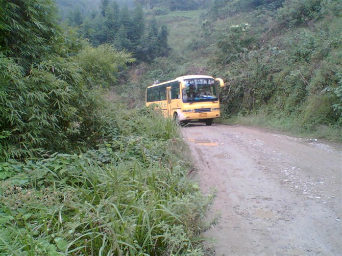 距县城30公里.距新生(兴隆场)3公里.距双溪观音堂(新店)6公里.