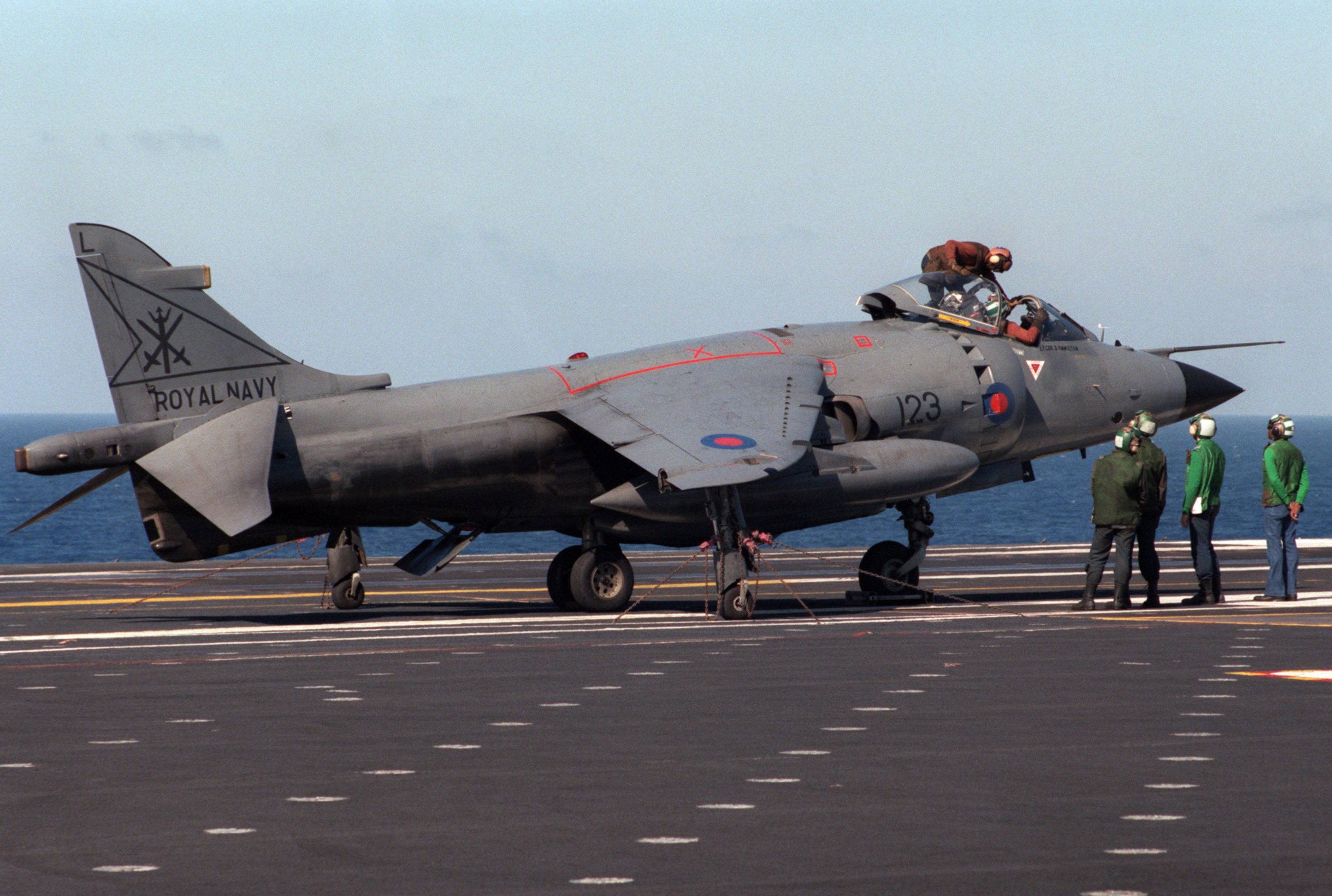  p data-id="go04qrjgyh">鹞式战斗机(英文: b>harrier jet /b>),是由