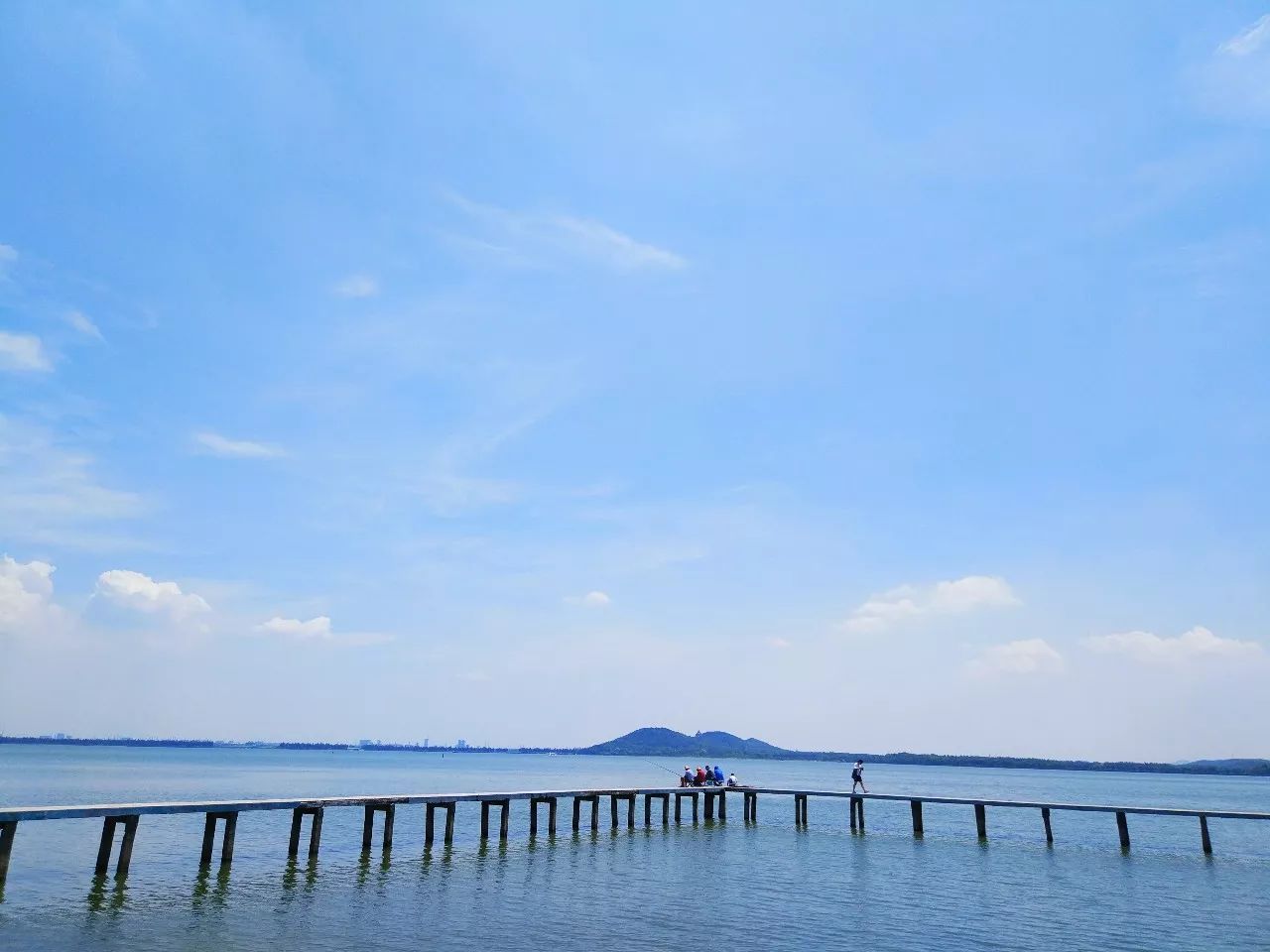  p data-id="gnhg3gnbnq">凌波门景区位于湖北省武汉市 a target="