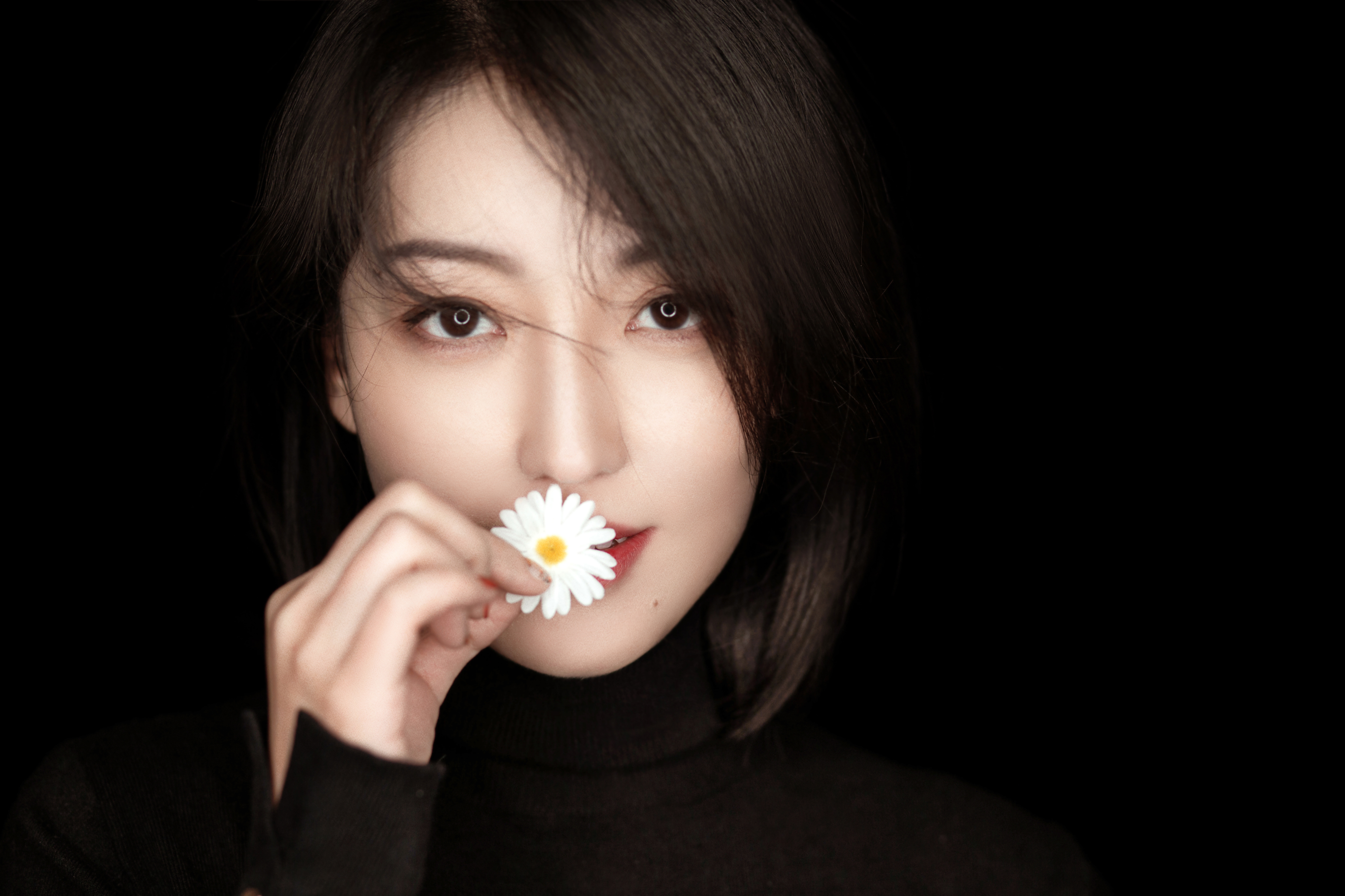  p data-id="tgy6loywsaai">徐薇,导演,主持人,毕业于 a target="