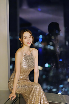 黄嘉雯照片