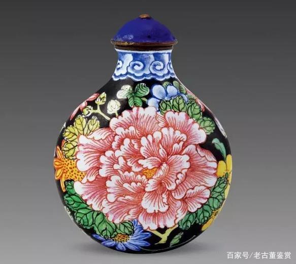 浅析清代瓷质鼻烟壶的艺术特征，小中见大，别有洞天_百科TA说