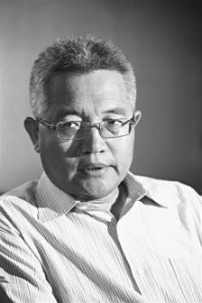 张维迎
