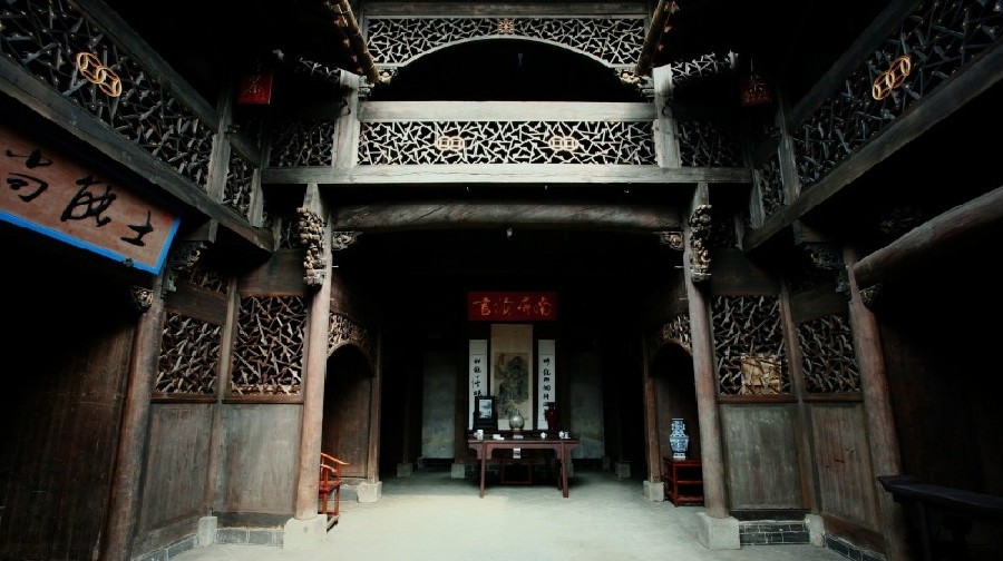  p data-id="gnyx09ed1d">李家圩地主庄园坐落在安徽 a target="