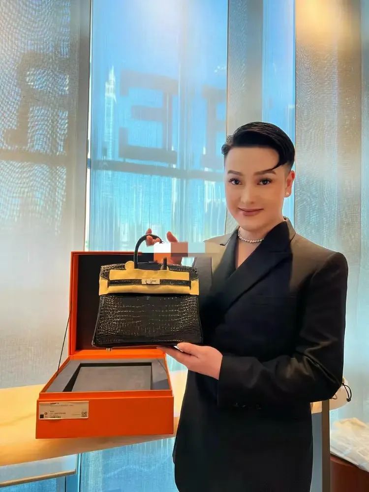 "> span class="ref" data-ctrid="udurz9xo2mqk">柏公子,原抖音博主