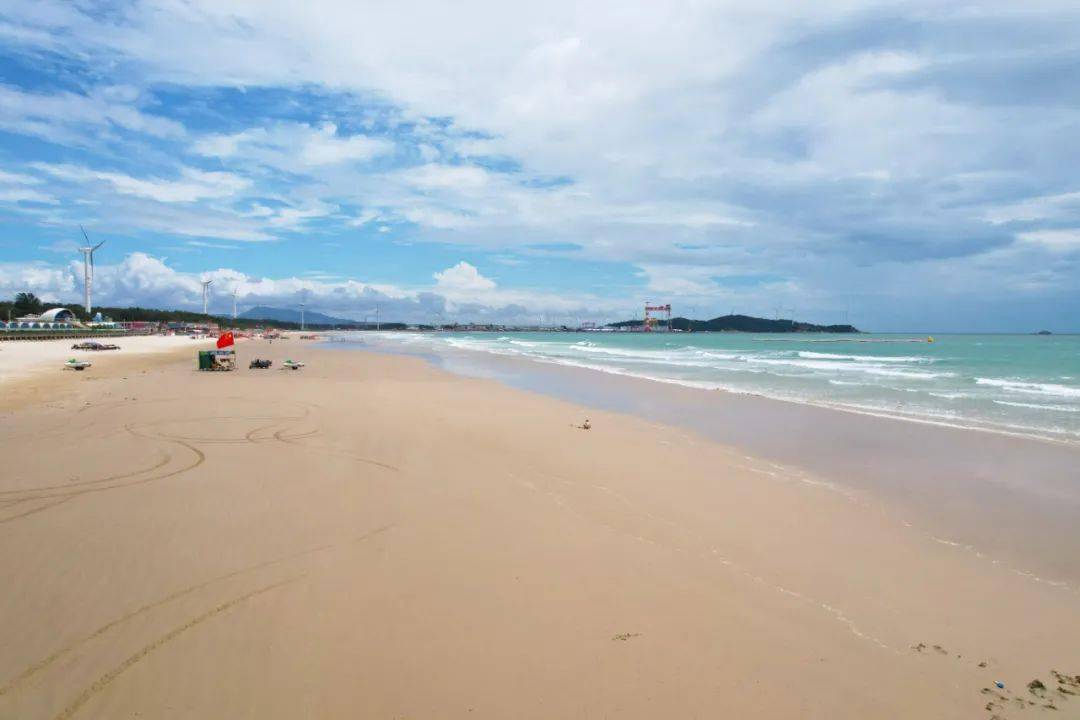 data-id="gn3adwpcxd">翡翠湾滨海景区,位于福建省漳州市漳浦县六鳌