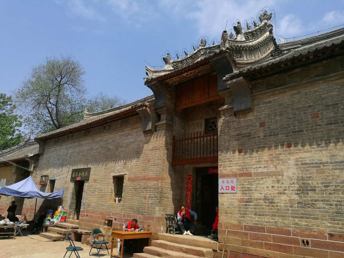 又名红石寨,朱洼寨,位于河南省平顶山市郏县堂街镇临沣寨村,临沣寨