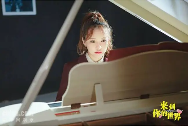 女,电视剧《 a target="_blank" href="/item/来到你的世界/20855310"