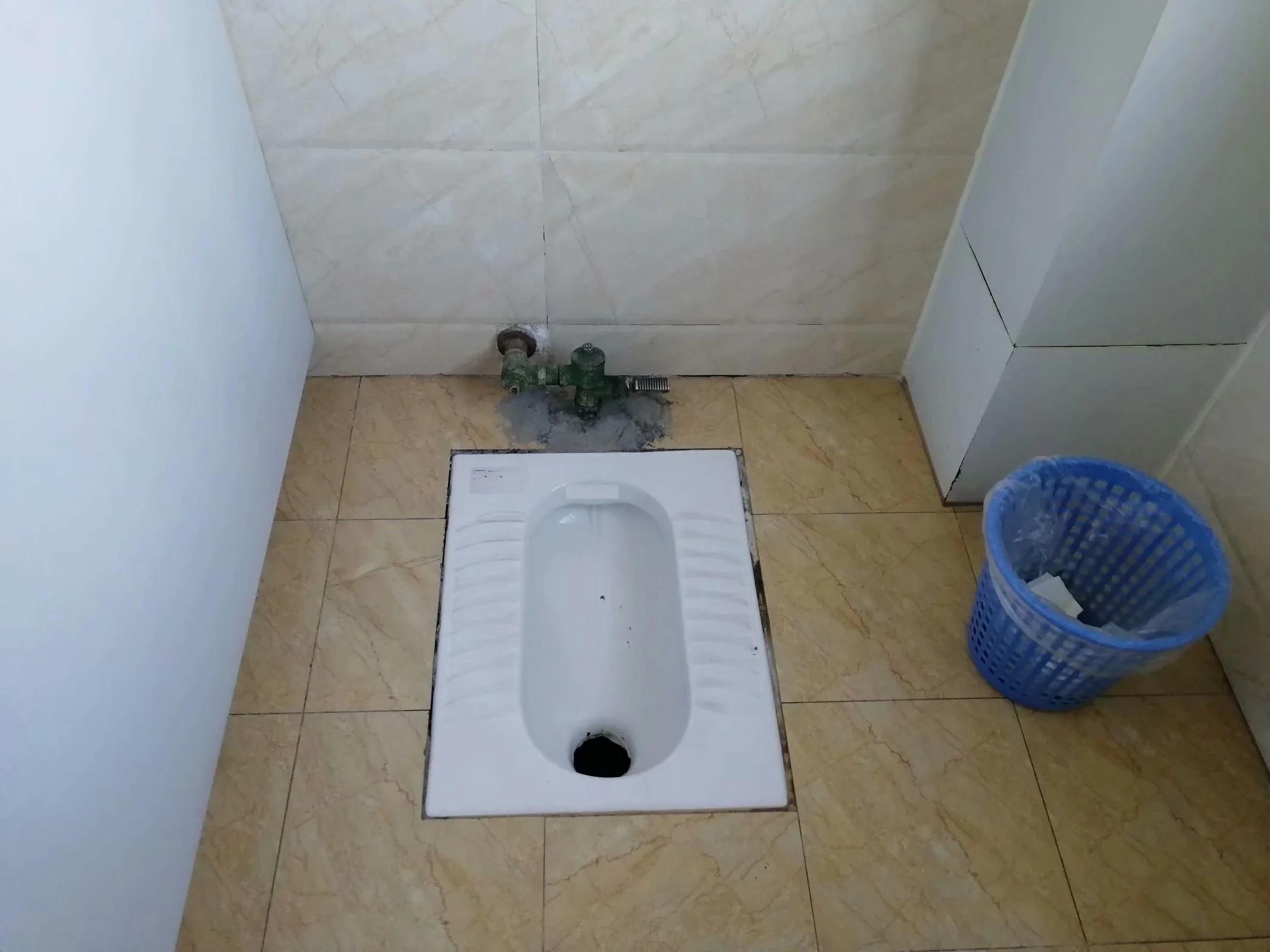  p>蹲便器是指使用时以人体取蹲式为特点的 a target="_blank" href="