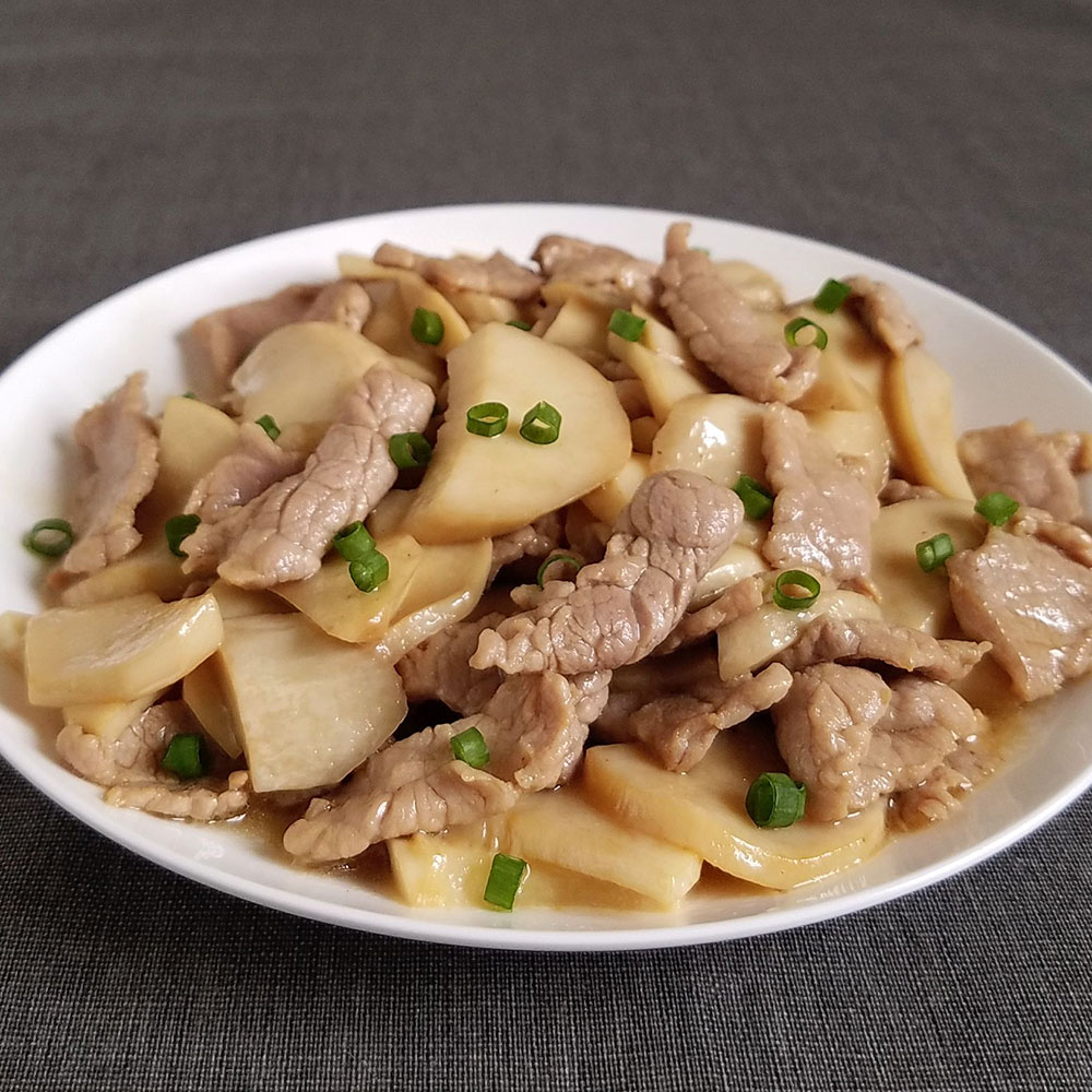 "418424">杏鲍菇 /a>炒肉是一道简单的家常美食,制作原料主要有杏鲍菇
