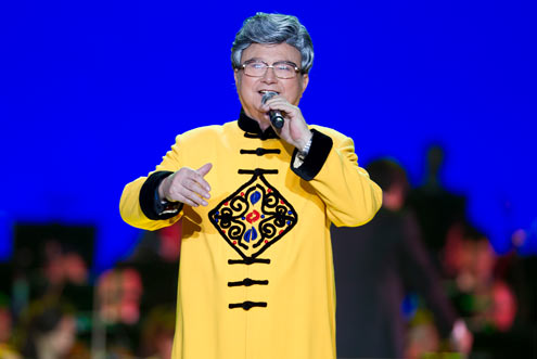 草原上升起不落的太阳