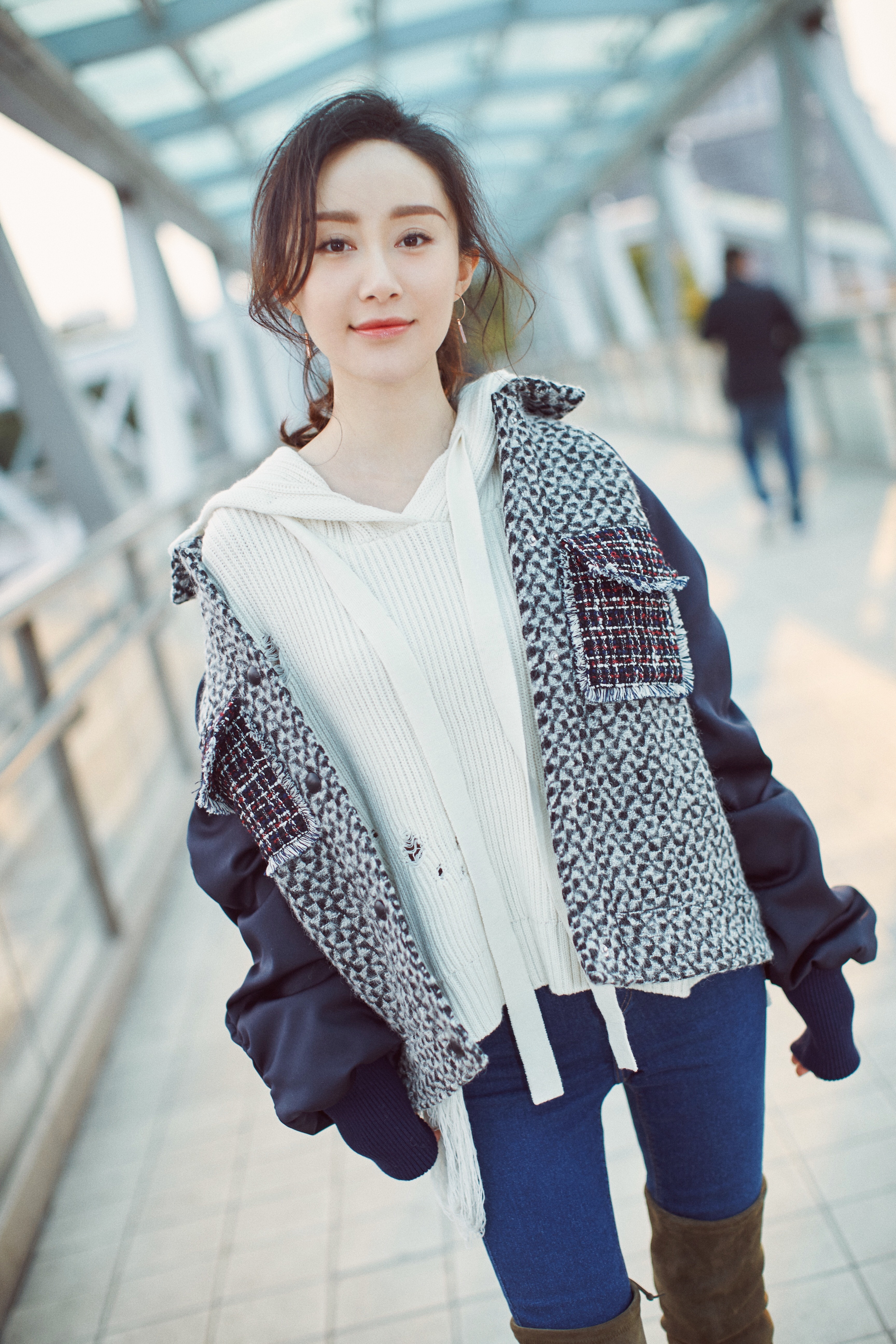 id="sutdqfzqj6wc">2 /sup>,祖籍重庆,自幼在北京长大,中国内地女演员