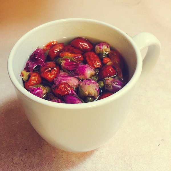 枸杞红枣玫瑰花茶