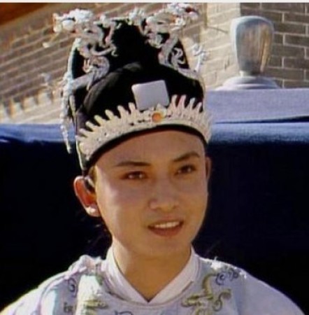  /a>创作的小说《 a target="_blank" href="/item/红楼梦/15311"