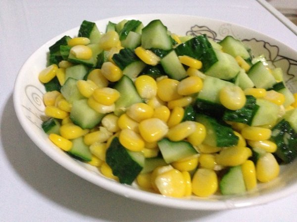 香甜黄瓜玉米粒