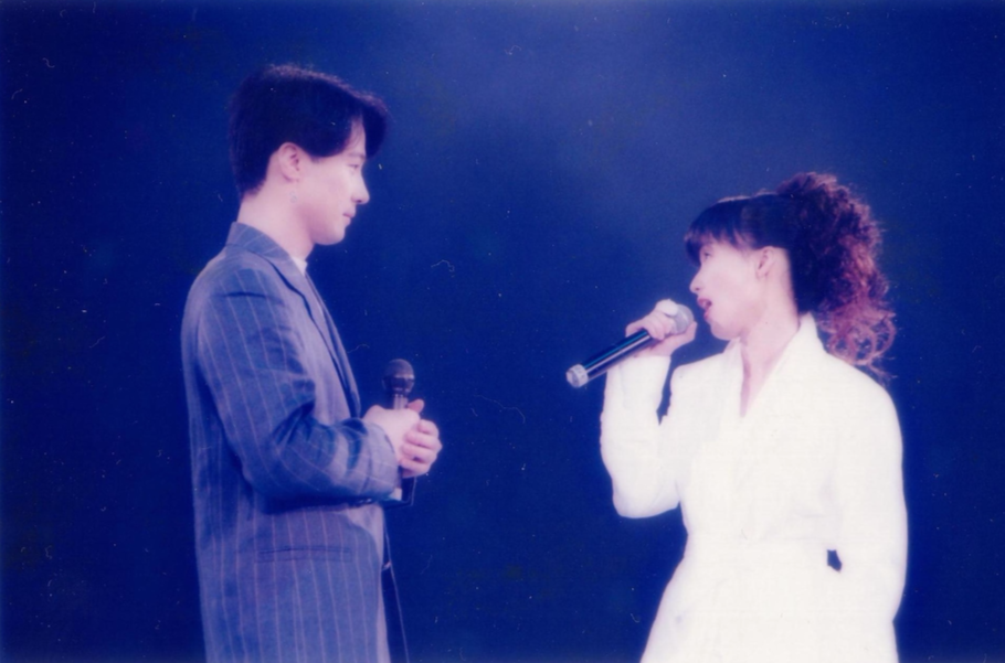  p>《依然是你》是1997年黎明,陈慧娴演唱的粤语歌曲,动画电影《小倩