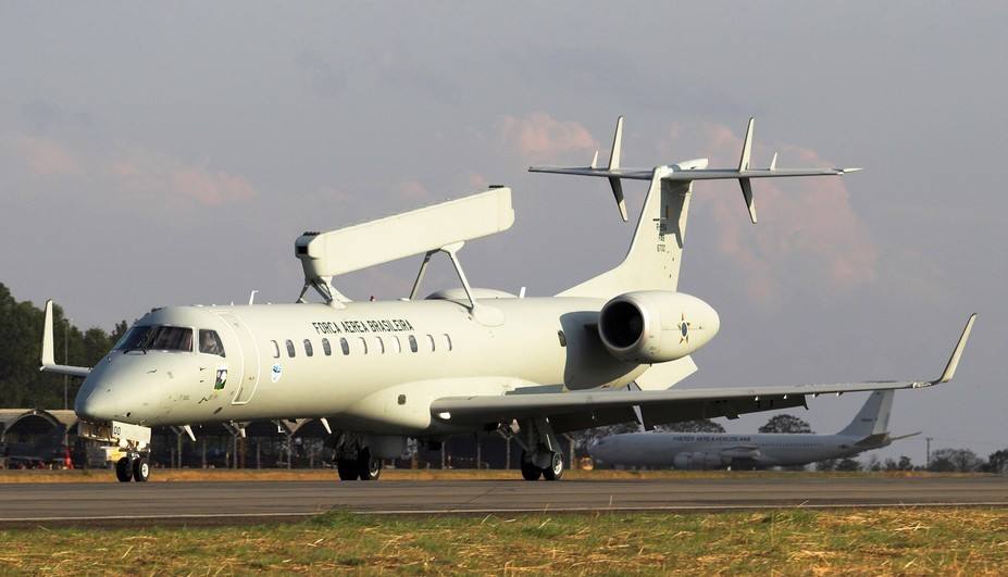 瑞典爱立眼预警机