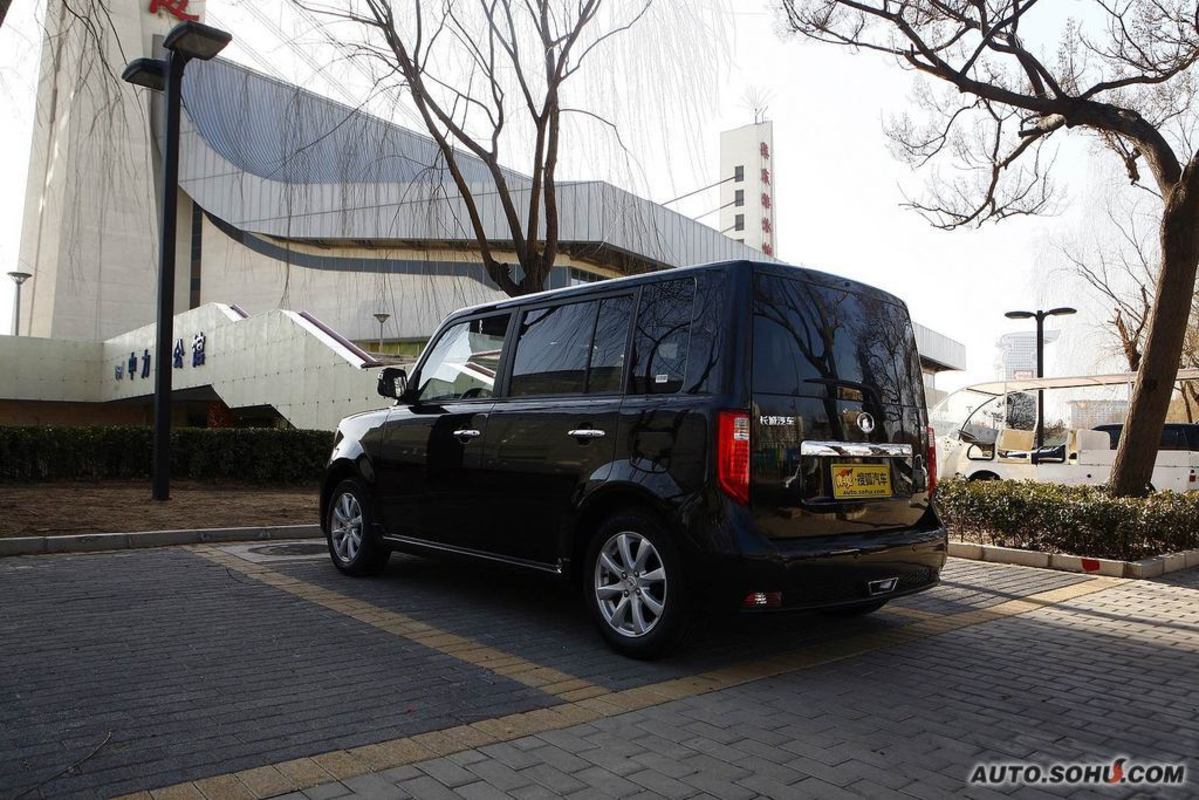  p>长城"酷熊"coolbear,其外型一反盛行的流线型轿车外形,是中国第