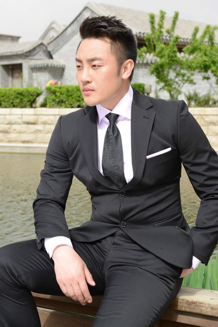  p>王天野,1980年1月8日出生于江苏省,中国内地男演员,毕业于 a