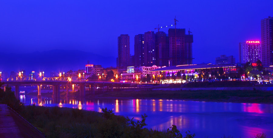  p>嘉陵街道,隶属于四川广元市利州区,位于广元市城区中部, a target=