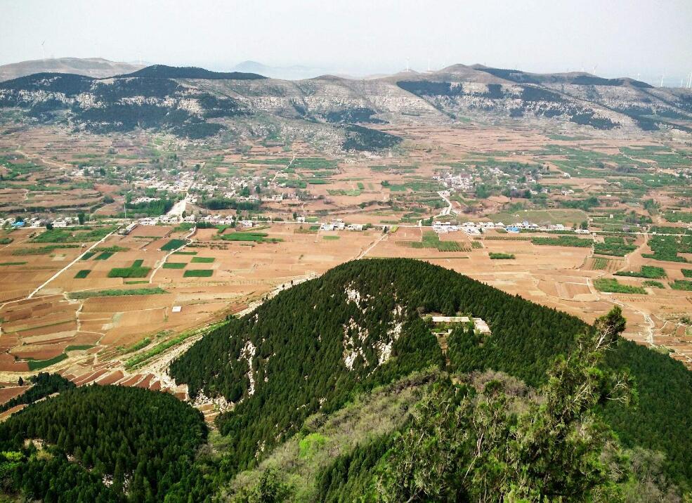 云翠山风景区,位于山东省济南市 a target="_blank" href="/item/平阴