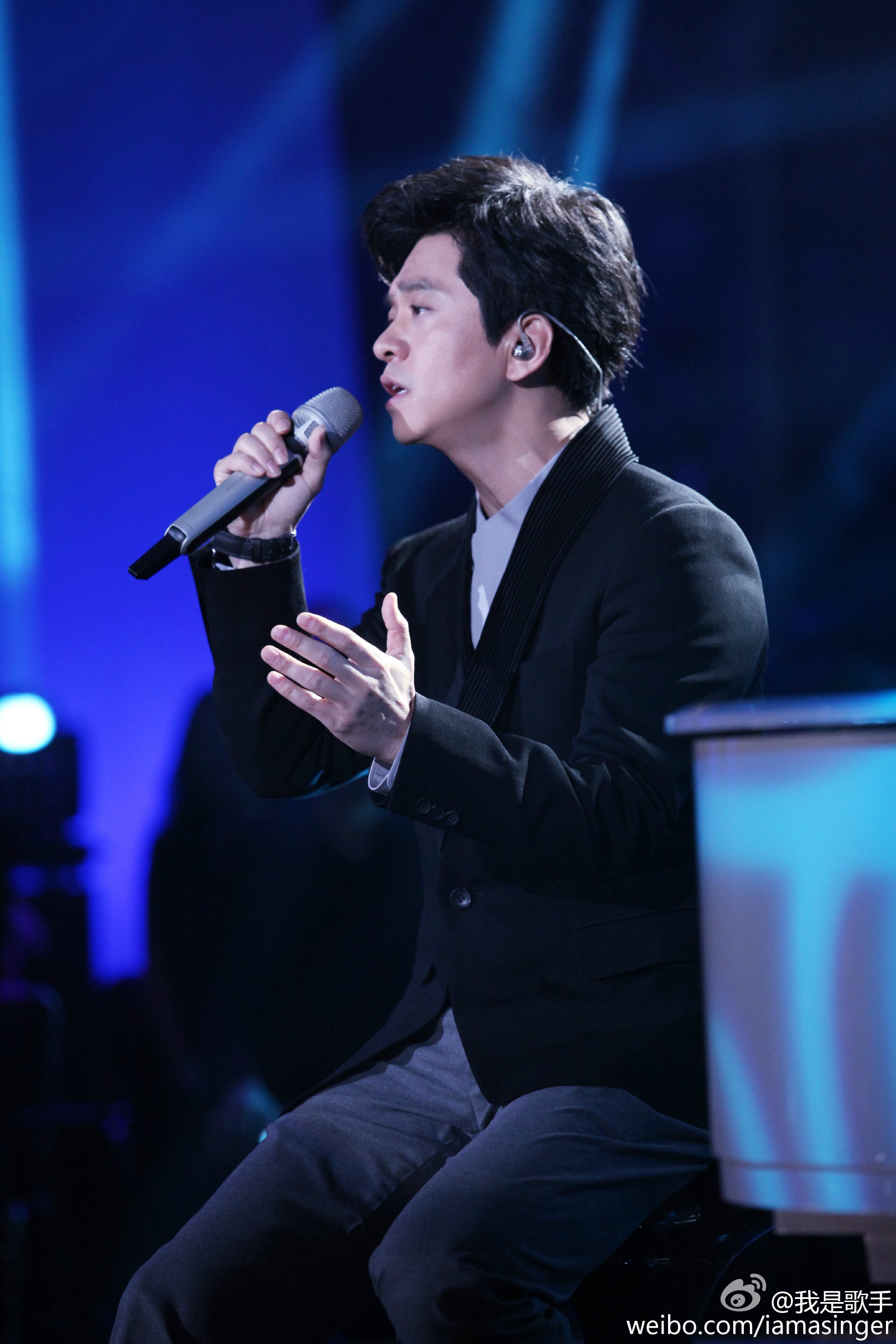  p>李健,1974年9月23日出生于黑龙江省哈尔滨市,中国内地流行乐男歌手