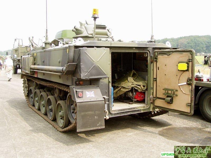  p>英国于20世纪50年代研发了fv432系列车型,首辆样车于1961年完成.