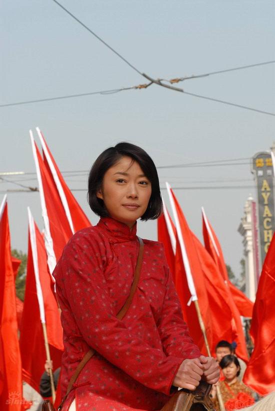  p data-id="gnywcbedej">《解放上海》是张仲伟执导的战争题材电视剧